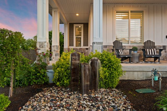 2027 W NICHOLAS FARM LN, South Jordan, UT 84095
