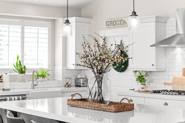 2027 W NICHOLAS FARM LN, South Jordan, UT 84095