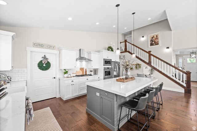2027 W NICHOLAS FARM LN, South Jordan, UT 84095