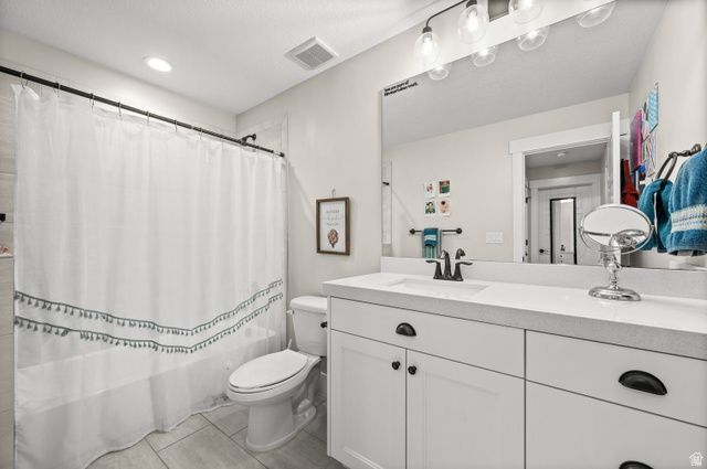 2027 W NICHOLAS FARM LN, South Jordan, UT 84095