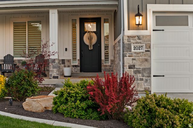 2027 W NICHOLAS FARM LN, South Jordan, UT 84095