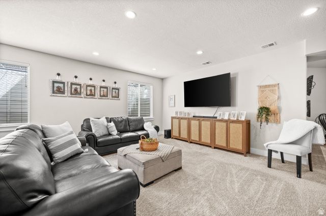 2027 W NICHOLAS FARM LN, South Jordan, UT 84095