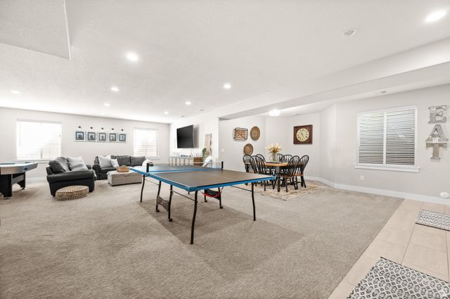 2027 W NICHOLAS FARM LN, South Jordan, UT 84095