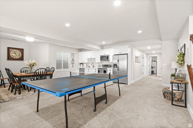 2027 W NICHOLAS FARM LN, South Jordan, UT 84095