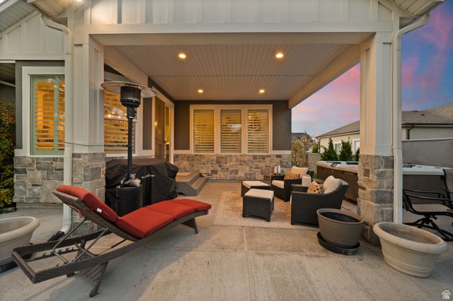 2027 W NICHOLAS FARM LN, South Jordan, UT 84095