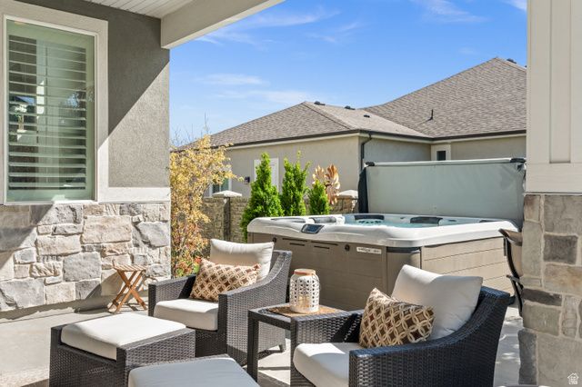 2027 W NICHOLAS FARM LN, South Jordan, UT 84095