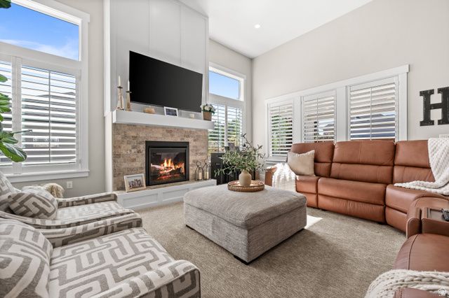 2027 W NICHOLAS FARM LN, South Jordan, UT 84095