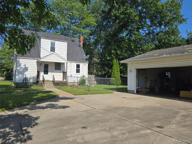 1569 New Hampshire Avenue, Marysville, MI 48040