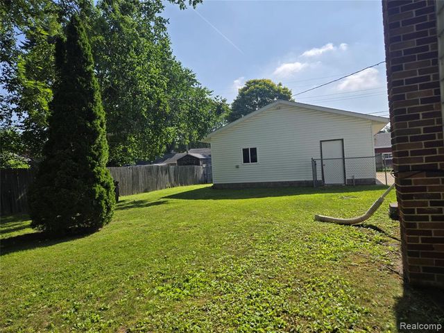 1569 New Hampshire Avenue, Marysville, MI 48040
