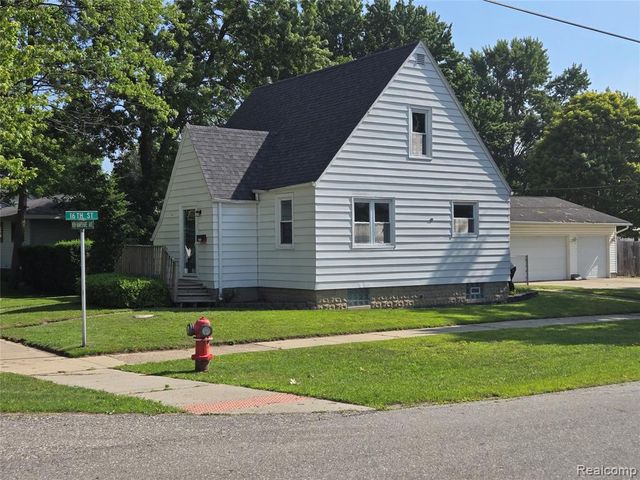 1569 New Hampshire Avenue, Marysville, MI 48040