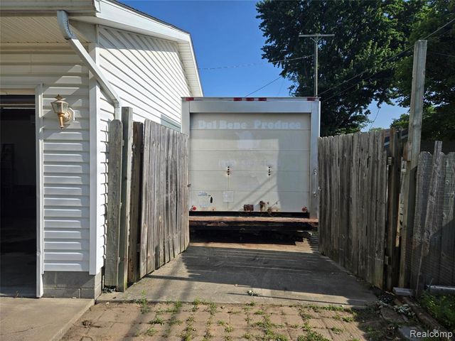 1569 New Hampshire Avenue, Marysville, MI 48040