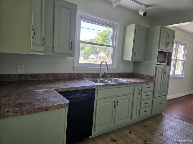 1569 New Hampshire Avenue, Marysville, MI 48040
