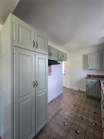 1569 New Hampshire Avenue, Marysville, MI 48040