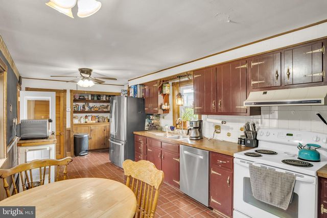 2143 NEWVILLE ROAD, Carlisle, PA 17015