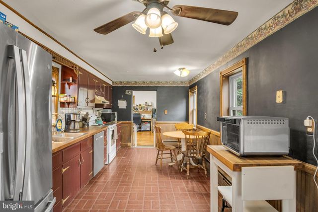 2143 NEWVILLE ROAD, Carlisle, PA 17015