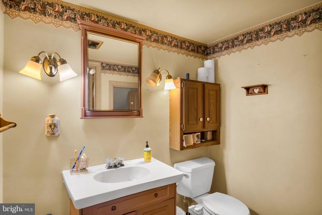 2143 NEWVILLE ROAD, Carlisle, PA 17015