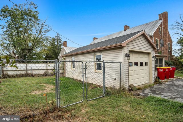 2143 NEWVILLE ROAD, Carlisle, PA 17015