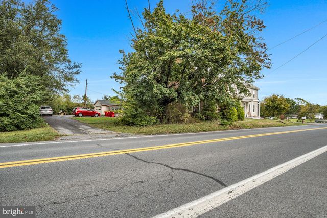 2143 NEWVILLE ROAD, Carlisle, PA 17015