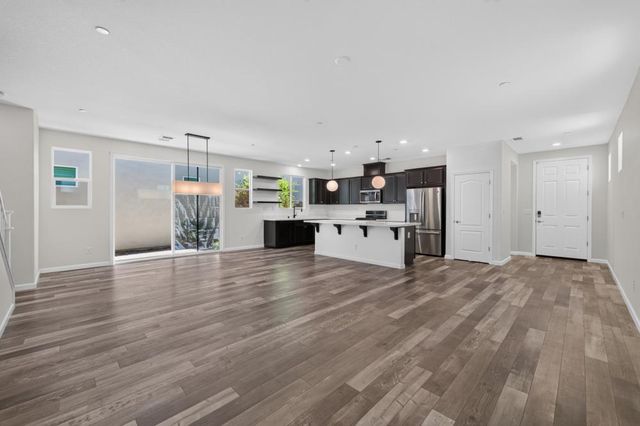 3105 Club Center Dr, Sacramento, CA 95835