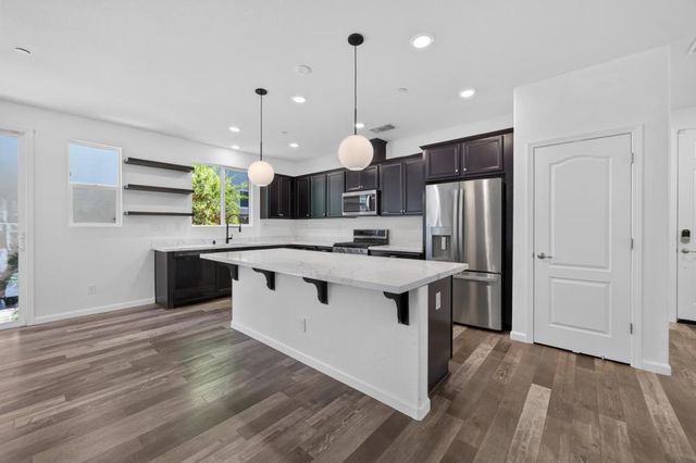 3105 Club Center Dr, Sacramento, CA 95835