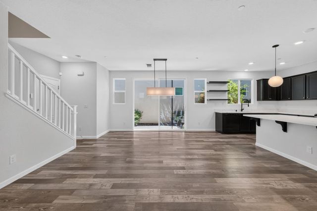 3105 Club Center Dr, Sacramento, CA 95835