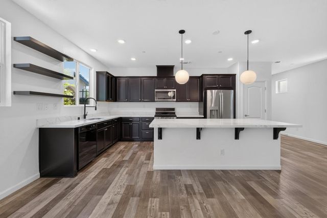 3105 Club Center Dr, Sacramento, CA 95835