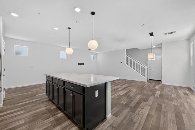 3105 Club Center Dr, Sacramento, CA 95835