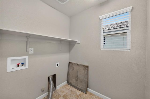 3105 Club Center Dr, Sacramento, CA 95835