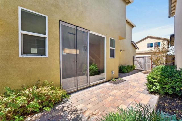 3105 Club Center Dr, Sacramento, CA 95835