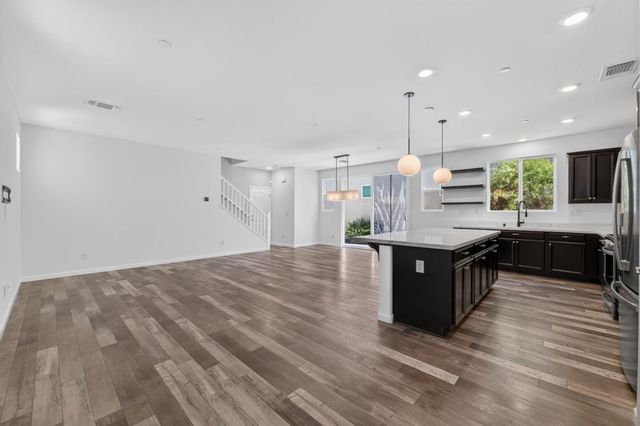 3105 Club Center Dr, Sacramento, CA 95835