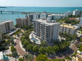325 GOLDEN GATE POINT 1002, Sarasota, FL 34236