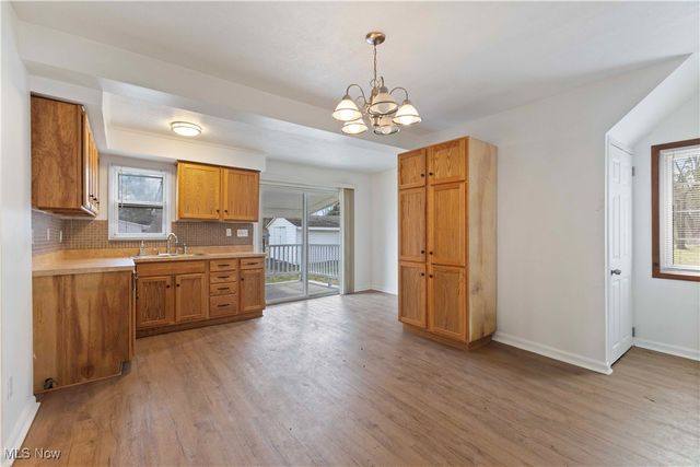 403 W Liberty Street, Girard, OH 44420