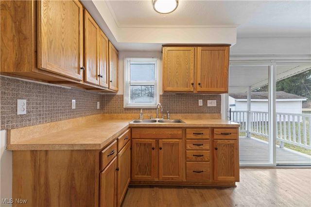 403 W Liberty Street, Girard, OH 44420