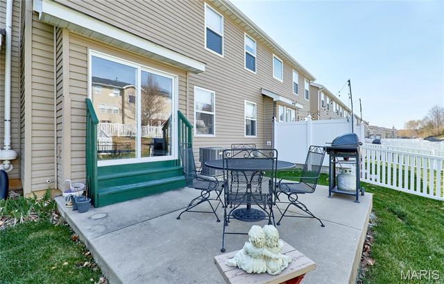 1351 New Charter Lane, O'fallon, MO 63366