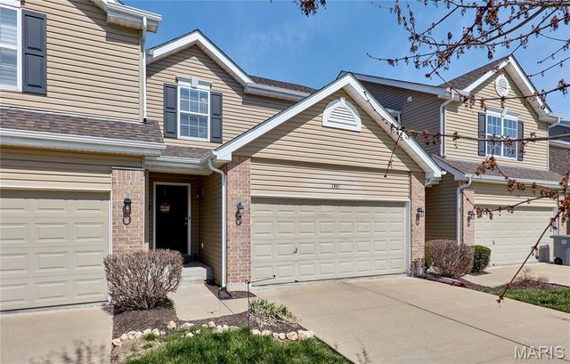 1351 New Charter Lane, O'fallon, MO 63366