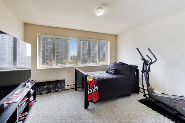 708 W BITTERSWEET Place 1003, Chicago, IL 60613