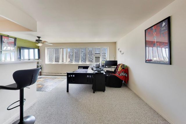 708 W BITTERSWEET Place 1003, Chicago, IL 60613