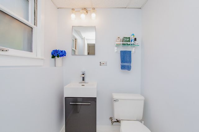 450 E Palatine Road, Palatine, IL 60067