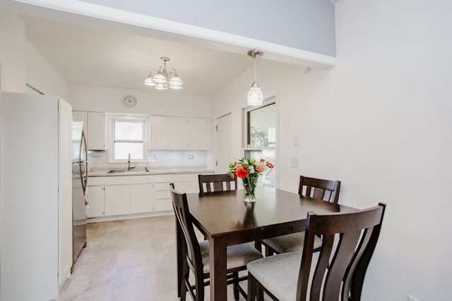 450 E Palatine Road, Palatine, IL 60067