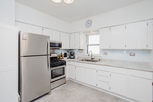 450 E Palatine Road, Palatine, IL 60067