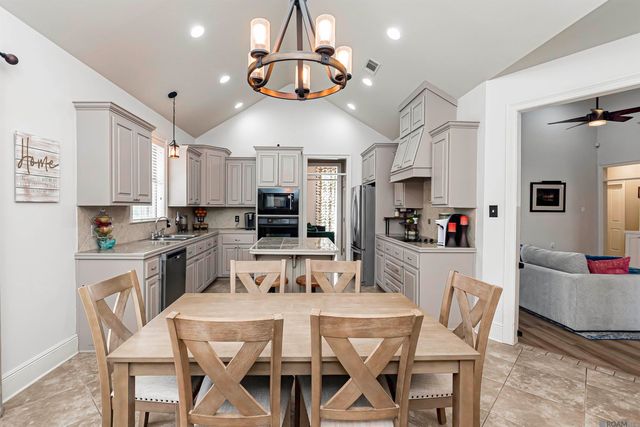 37220 Mindy Way Ave, Prairieville, LA 70769