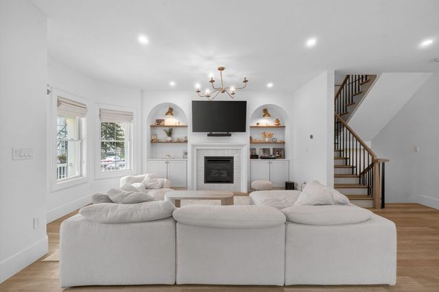 17 Manning St 17, Medford, MA 02155