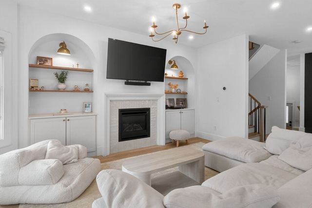 17 Manning St 17, Medford, MA 02155