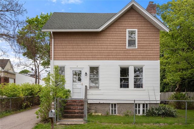 7 Clarke Street, Jamestown, RI 02835