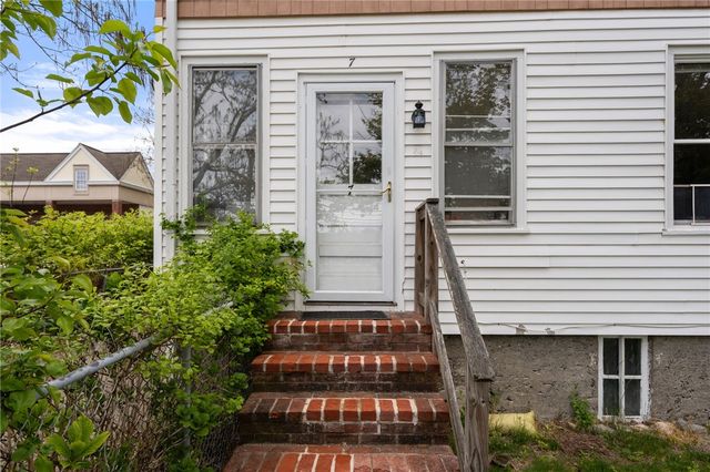 7 Clarke Street, Jamestown, RI 02835
