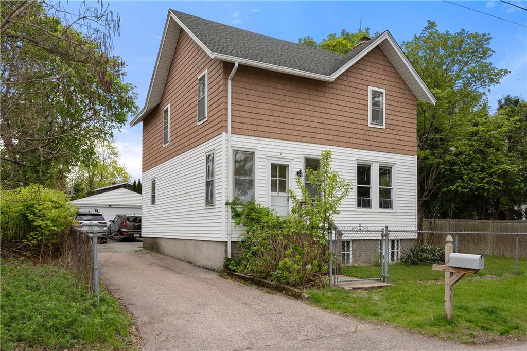 7 Clarke Street, Jamestown, RI 02835
