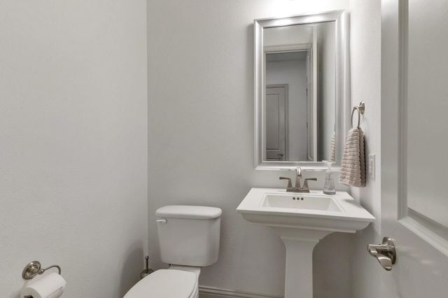 1900 Melinda Lane, Farmers Branch, TX 75234