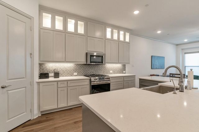 1900 Melinda Lane, Farmers Branch, TX 75234