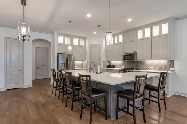 1900 Melinda Lane, Farmers Branch, TX 75234