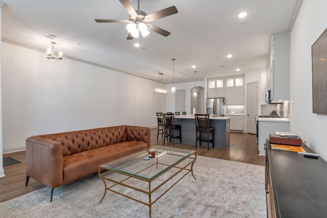 1900 Melinda Lane, Farmers Branch, TX 75234